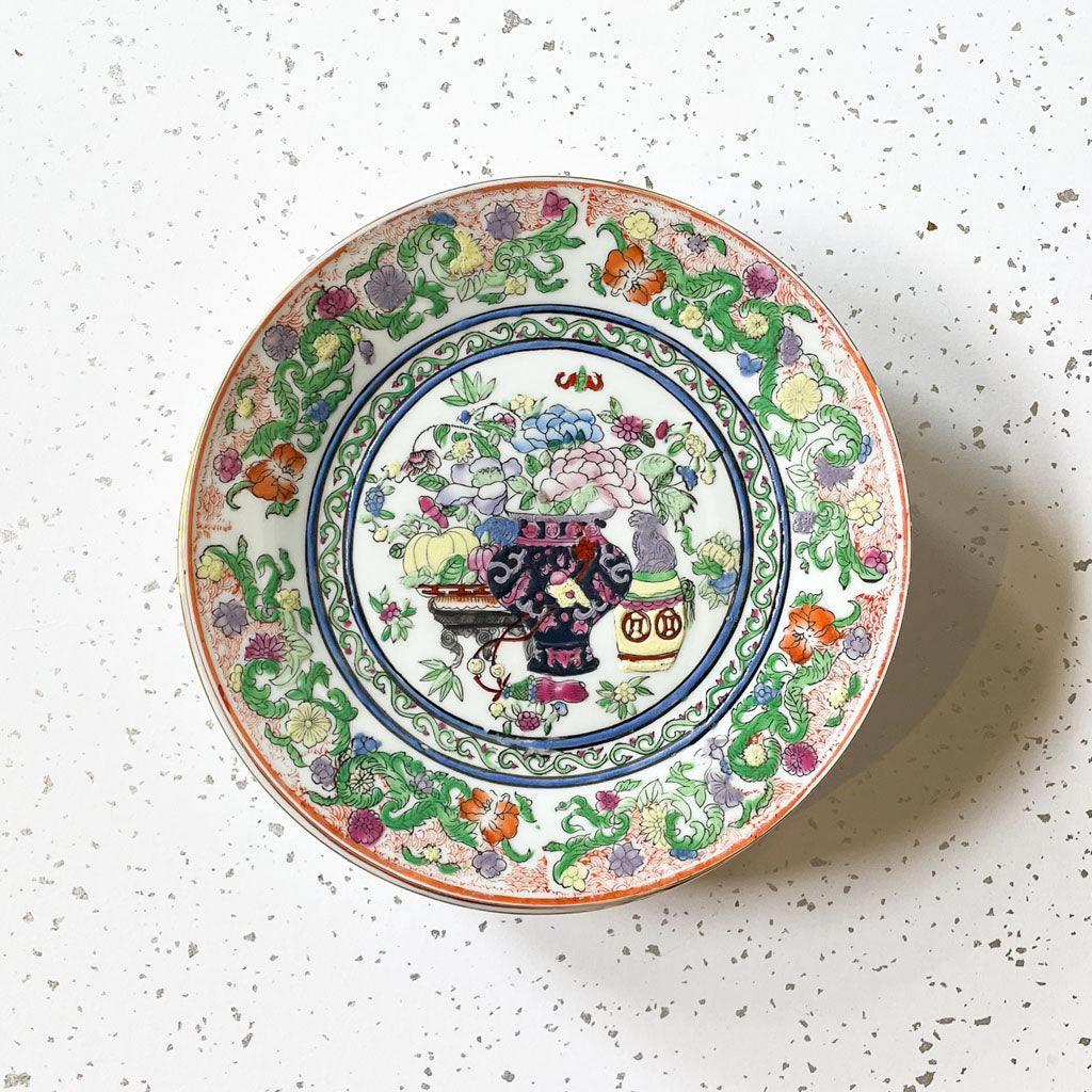 VINTAGE CHINOISERIE PLATES