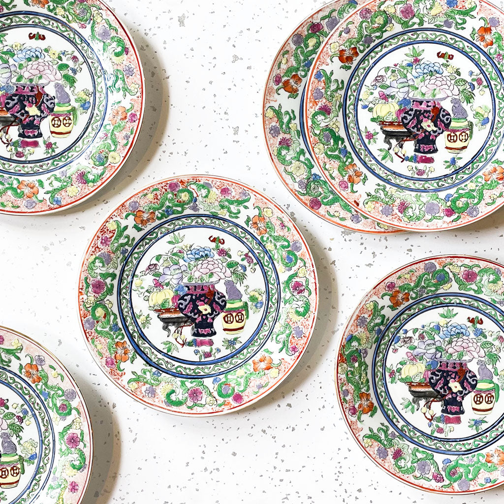 VINTAGE CHINOISERIE PLATES